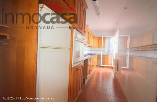 750euros, junto ayuntamiento de armilla, 2 dormitorios, plaza de garaje. y trastero - GRANADA