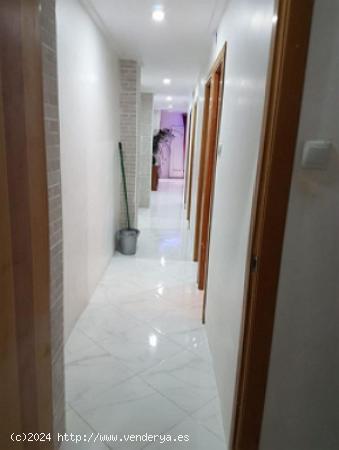 Se vende bonito piso Plaza Barcelona - ALICANTE