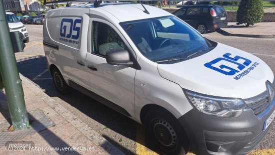 Renault Express  de 2023 con 45.000 Km por 17.000 EUR. en Pontevedra