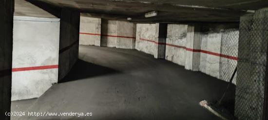 SE VENDE PLAZA GRANDE  DE GARAJE EN MUY BUENA ZONA PEGADO AL AUDITORIO - ALICANTE