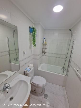 ESTUDIO-ATICO MUY AMPLIO, PISCINA COMUNITARIA , 76.900€ - ALICANTE