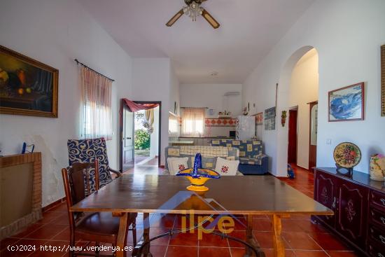 Chalet en la zona de Venta El Monje de Marchena. - SEVILLA