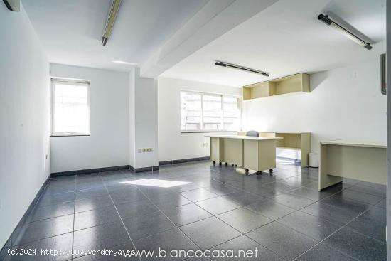  ¡¡OFICINA en PLENO CENTRO de CARBALLO(A CORUÑA) por TAN SOLO 24.995€!! - A CORUÑA 