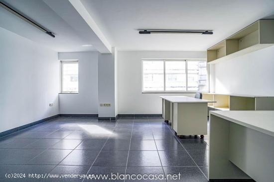 ¡¡OFICINA en PLENO CENTRO de CARBALLO(A CORUÑA) por TAN SOLO 24.995€!! - A CORUÑA