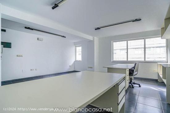 ¡¡OFICINA en PLENO CENTRO de CARBALLO(A CORUÑA) por TAN SOLO 24.995€!! - A CORUÑA