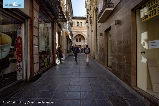 Se vende plaza de aparcamiento - GRANADA