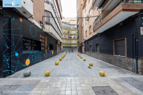 PLAZA DE GARAJE AL LADO DE EINSTEIN - GRANADA