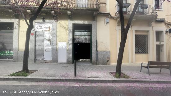  Local comercial en venta o alquiler en calle Nació, Camp de l'Arpa del Clot - Barcelona - BARCELONA 