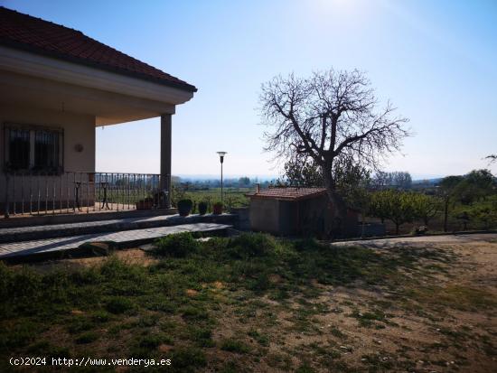 Urbis te ofrece un espectacular terreno con chalet en venta en Ciudad Rodrigo, Salamanca. - SALAMANC