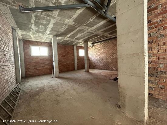  SE VENDE LOCAL COMERCIAL EN OLESA DE MONTSERRAT, ZONA CAL CANDI - BARCELONA 