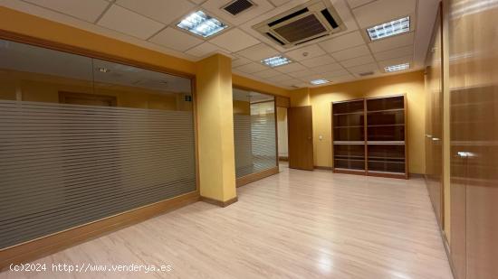 Local comercial en alquiler en Parla - MADRID