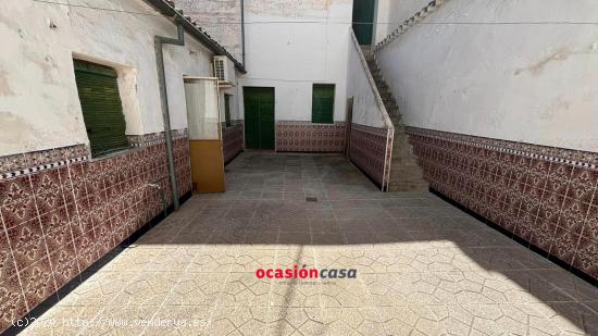 CASA CON PATIO Y TEJADO NUEVO EN EL CENTRO - CORDOBA