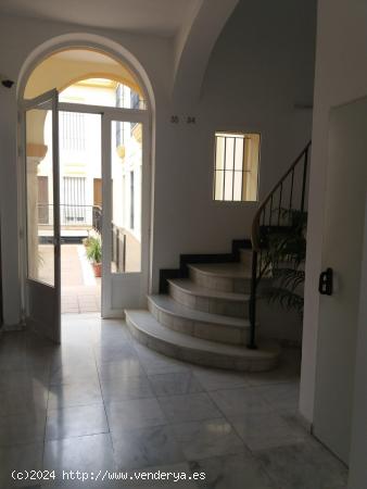 Estupendo apartamento en Castilleja de la Cuesta - SEVILLA