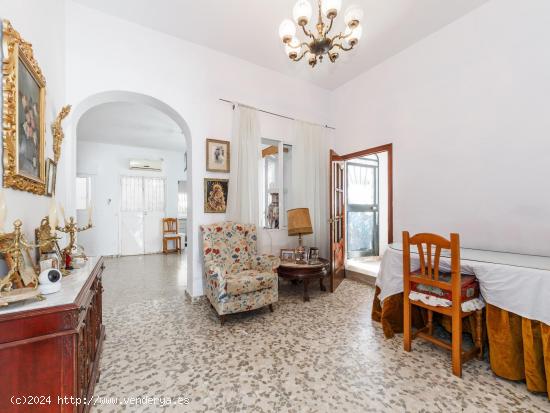 CASA EN VILLANUEVA DEL ARISCAL - SEVILLA