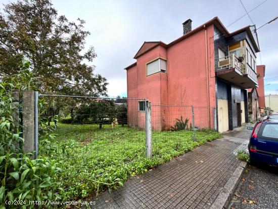 Casa en Rianxo con amplio terreno y excelentes extras - A CORUÑA