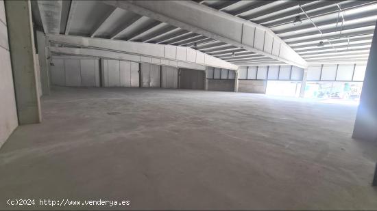 SANT CELONI ( 1ª LINEA C-35)  NUEVA NAVE COMERCIAL ESQUINERA EN ALQUILER - BARCELONA