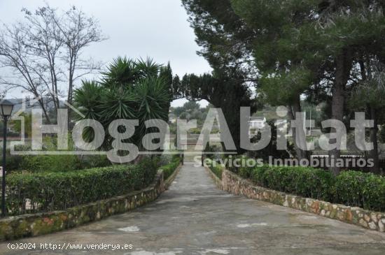 CHALET REFORMADO con PISCINA, JARDÍN y GARAJE - VALENCIA