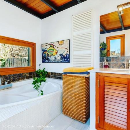 Casa en perfecto estado con licencia turistica - BALEARES