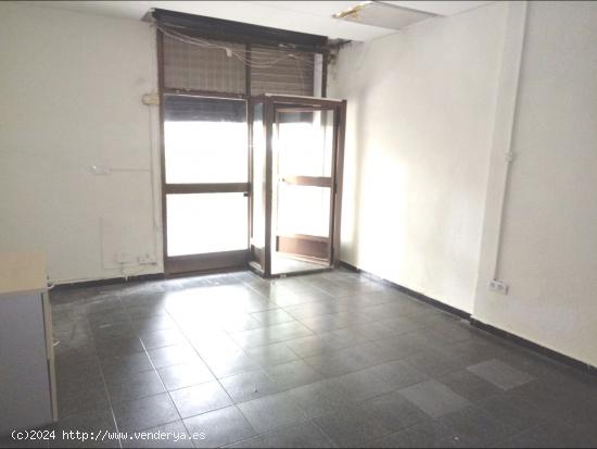  BAJO COMERCIAL POR 300 EUROS EN ALQUILER JUNTO A PESET ALEIXANDRE - VALENCIA 