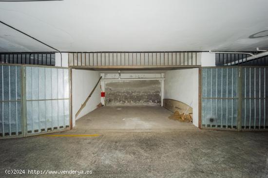 En venta dos plazas de garaje en San Cristóbal - GRANADA