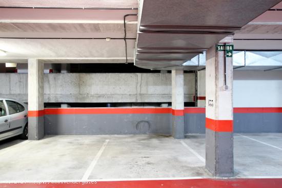 SE VENDE PLAZA GARAJE EN PAMPLONA EN AVENIDA SANCHO EL FUERTE 63 - NAVARRA