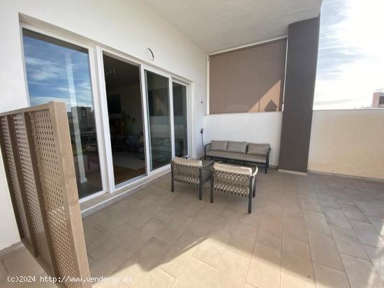 Bajo con terraza SUR 10.77 m2, Jardín 33.65 m2, sótano 40 m2 con aparcamiento y trastero. - MALAGA