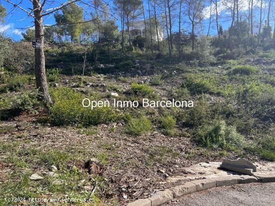 Parcela Esquinera en can Surià - BARCELONA