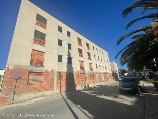  Venta de 3 edificios (29 Apartamentos, local, 33 Trasteros, 33 Garajes) en Torredonjimeno - JAEN 