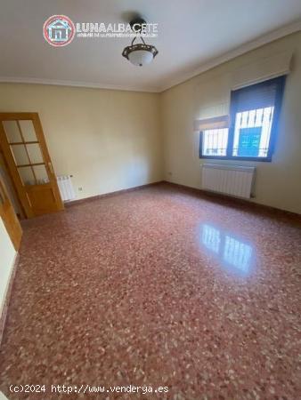  OPORTUNIDAD EN MUNERA, API LUNA AB VENDE APARTAMENTO CON PATIO - ALBACETE 