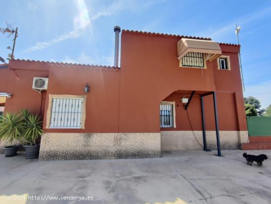 Venta de Vivienda en la Huerta con Terreno, Piscina y Nave industrial en la Torrealta de Molina - MU