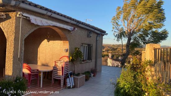  SE VENDE CHALET EN VILAMARXATN - VALENCIA 