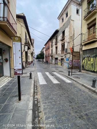 PLAZA DE GARAJE EN EL BARRIO DEL REALEJO - GRANADA