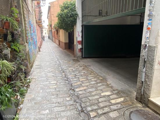 PLAZA DE GARAJE EN EL BARRIO DEL REALEJO - GRANADA