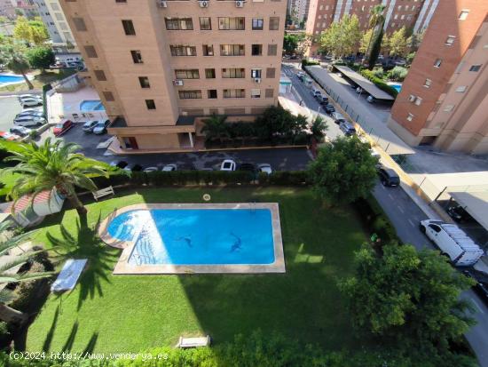 Piso de 3 dorm. con plaza de parking numerada en zona Nuevos Juzgados - www.inmobiliarialesdunes.com