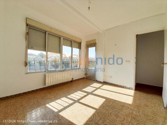 GRAN PISO DE 6 HABITACIONES, 2 TERRAZAS, GARAJE Y ASCENSOR EN SEGOVIA - SEGOVIA