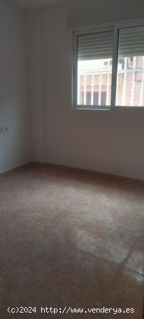 APARTAMENTO A 100 m. DE LA PLAYA - MURCIA