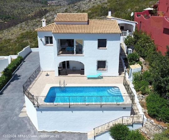 Precioso chalet en Adsubia (Alicante) - ALICANTE