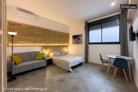  Alquiler de habitaciones en piso de 5 habitaciones en Collblanc - BARCELONA 