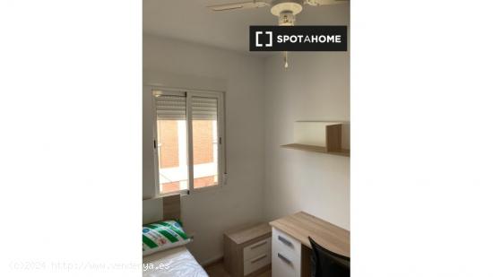 Alquiler de habitaciones en departamento de 4 dormitorios en Córdoba Noroeste - CORDOBA