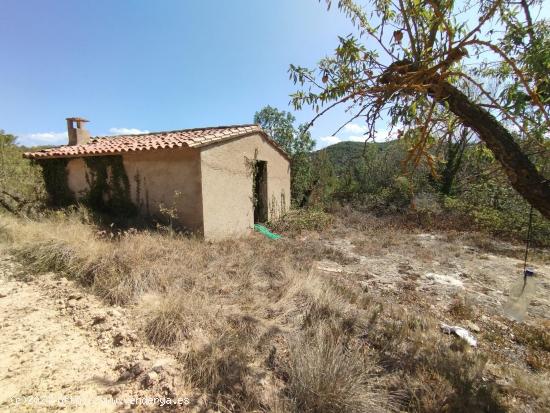  Finca rústica con pequeño maset a las afueras de Valderrobres. - TERUEL 