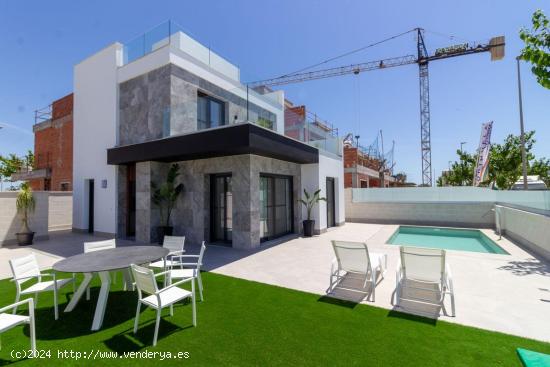 Villas de lujo con piscina privada solarium y sotano en Pilar de la Horadada - ALICANTE