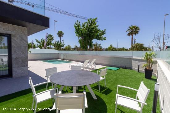 Villas de lujo con piscina privada solarium y sotano en Pilar de la Horadada - ALICANTE