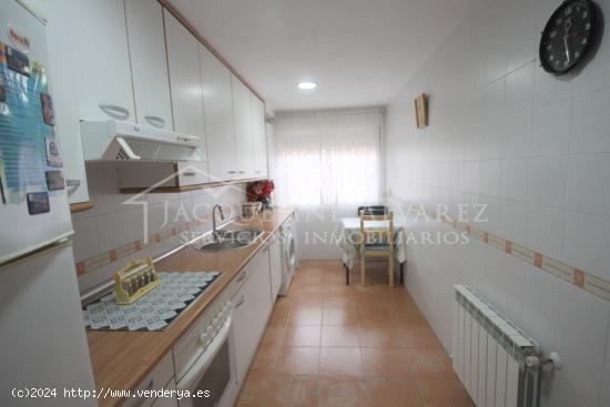 Se vende chalet adosado 3 plantas en Carranque - TOLEDO