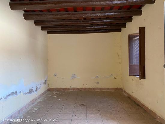 CASABANCO VENDE VIVIENDA DE TRES DORMITORIOS EN MALCOCINADO - BADAJOZ