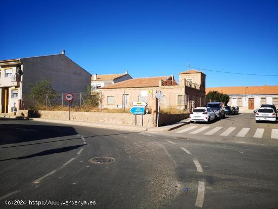 CASA CON ALMACÉN EN PARCELA EDIFICABLE - POZO ESTRECHO - MURCIA