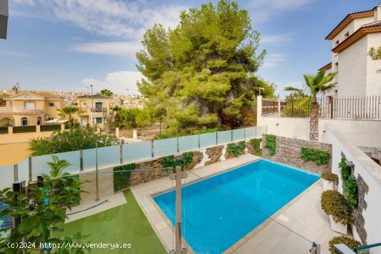 Villa de Lujo con piscina Privada - ALICANTE