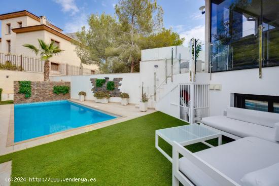 Villa de Lujo con piscina Privada - ALICANTE