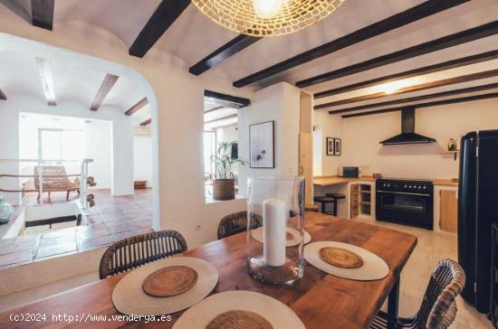 Encantadora casa de pueblo en venta en el corazón de Altea - ALICANTE