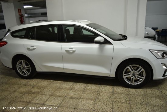 Ford Focus Sportbreak TREND  EDITION 1.5 TDCI 120 CV. IMPECABLE FINANCIACION AL 7,50 % - Santa Colom