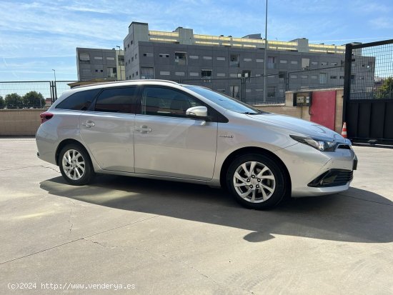 Toyota Auris 1.8 140H Active (Bus. P.) Touring Sports - Parla